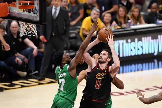 步行者险胜终结绿军4连胜 活塞力克76人获首胜